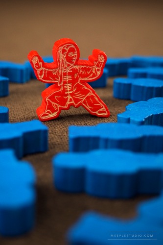 meeple ninja red woman fight blue man with engraver